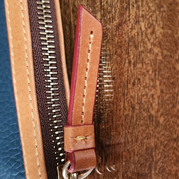 Dooney & Bourke Pebble Leather Blue and Tan Wristlet NWOT - Picture 7 of 8